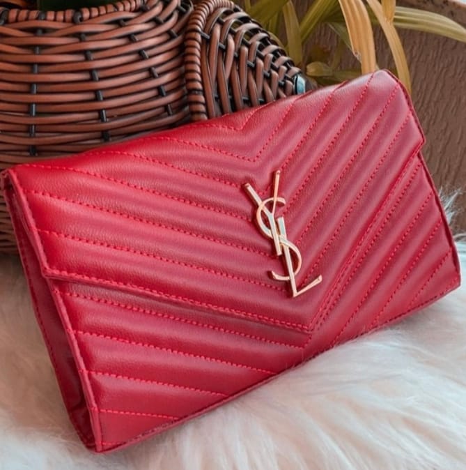 Bolsa Saint Laurent Clouth corrente dourada