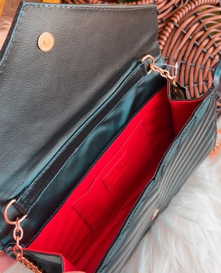 Bolsa Saint Laurent Clouth corrente dourada