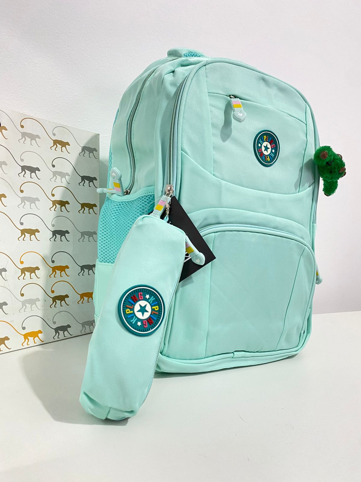 Mochila Kipling com estojo