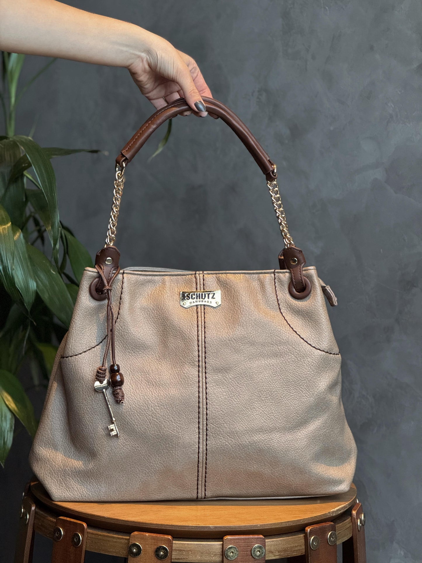 Bolsa Schutz linha importada