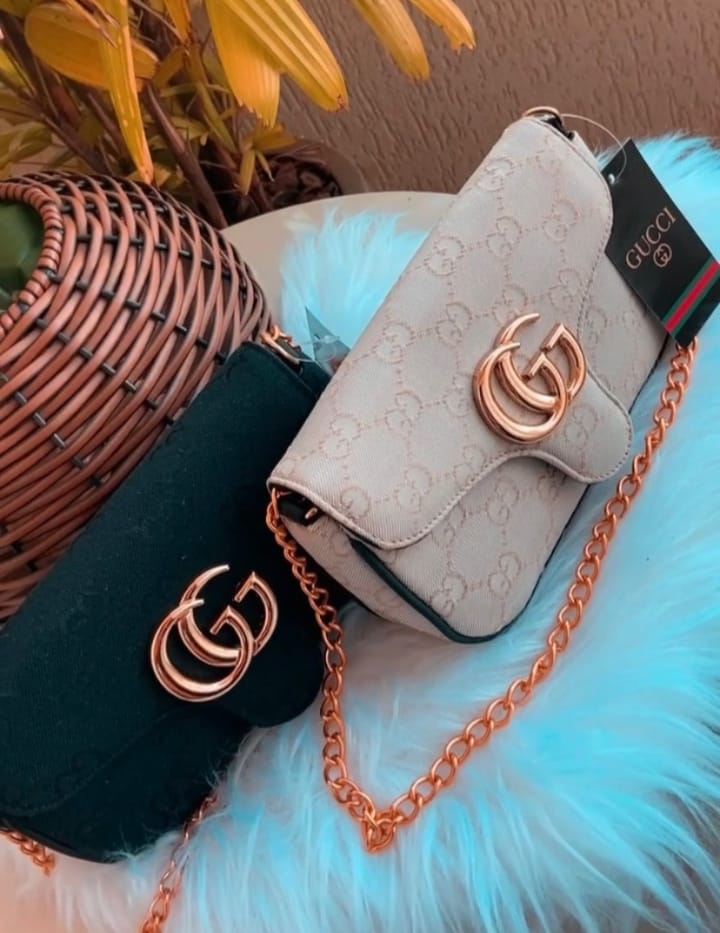 Bolsa Gucci Baby Tecido dourada