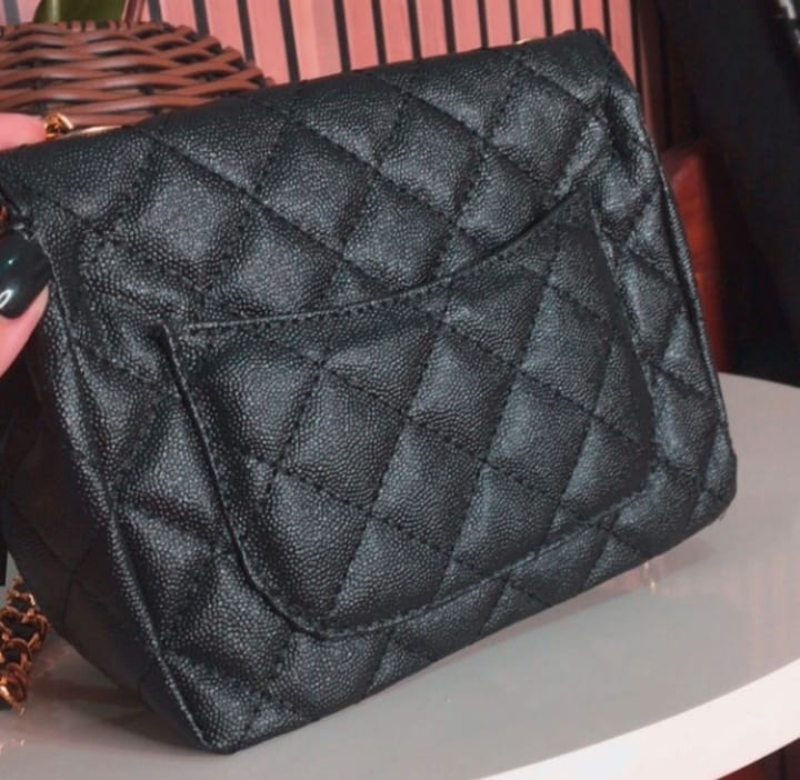 Bolsa Baby com Dourado Chanel