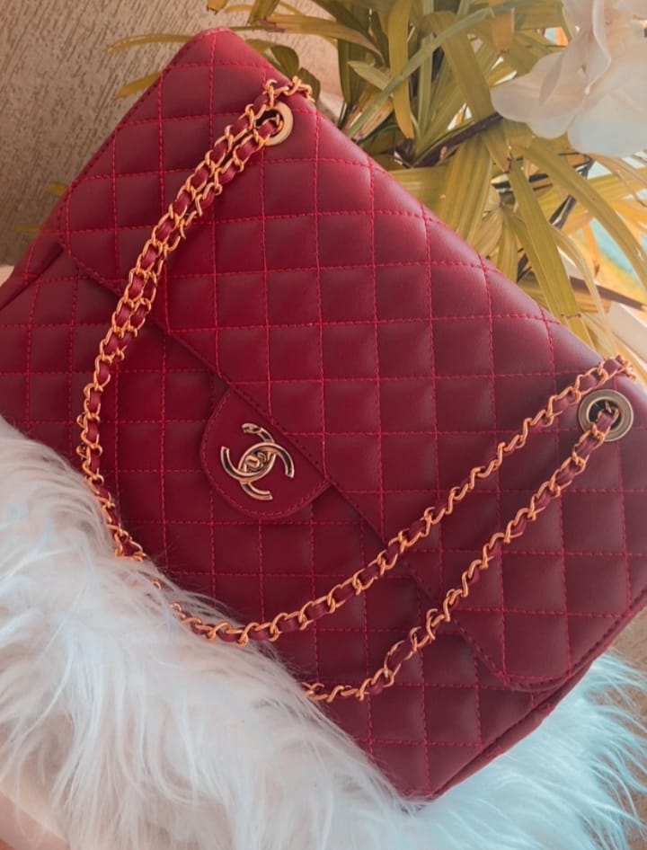 Bolsa Chanel Max corrente dourada