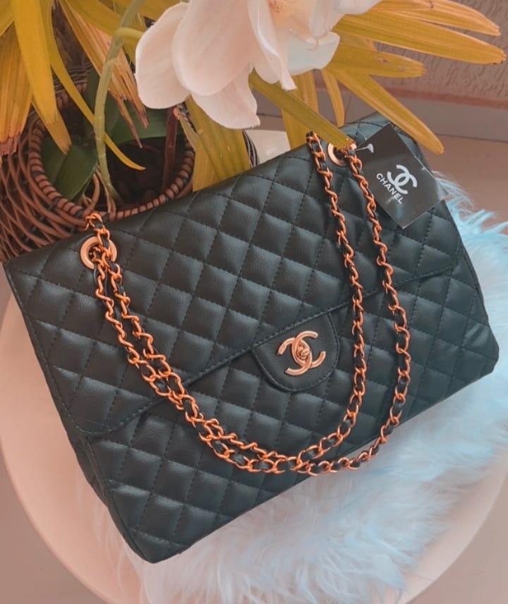 Bolsa Chanel Max corrente dourada