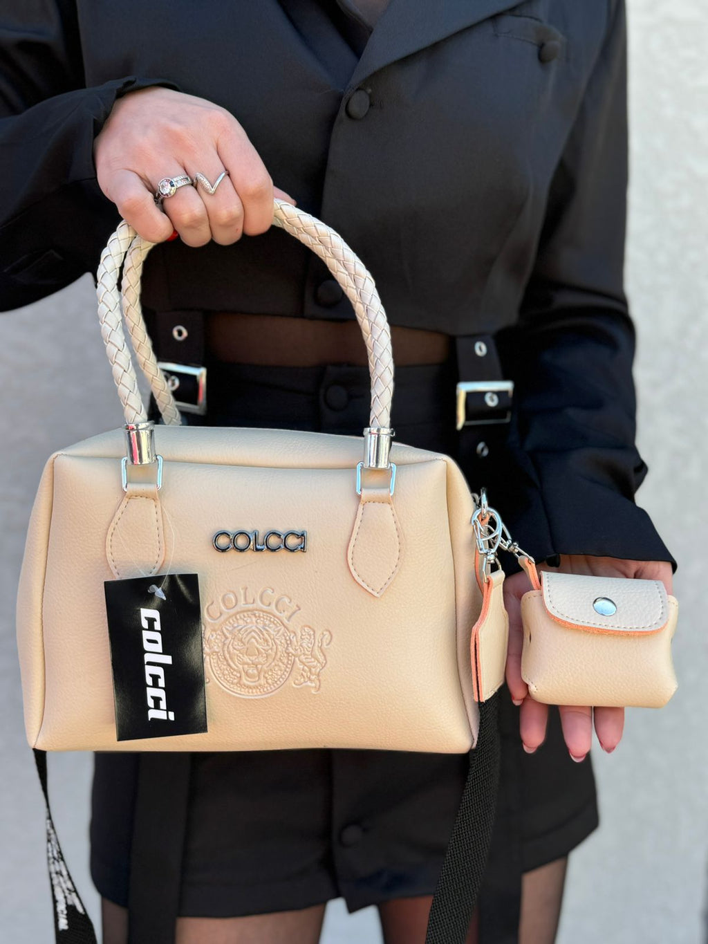 Bolsa Colcci com porta niquel