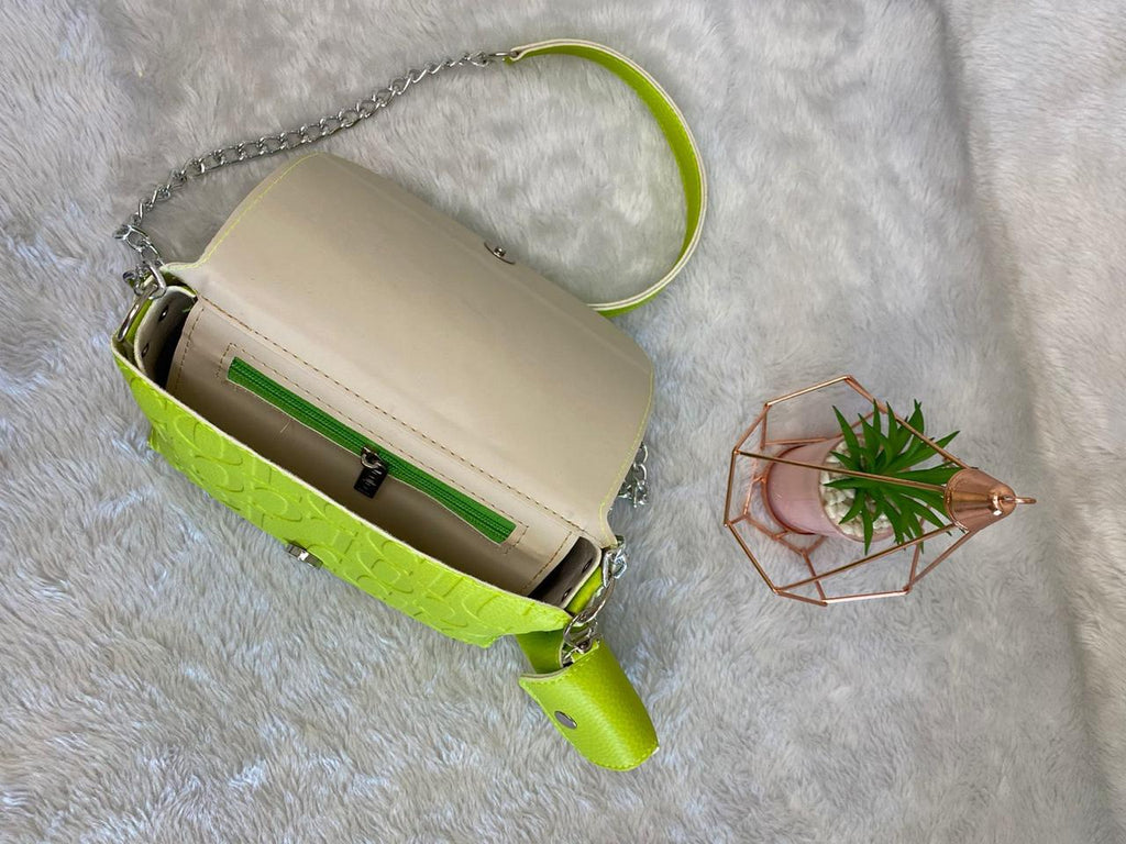 Bolsa Colcci baladinha corrente
