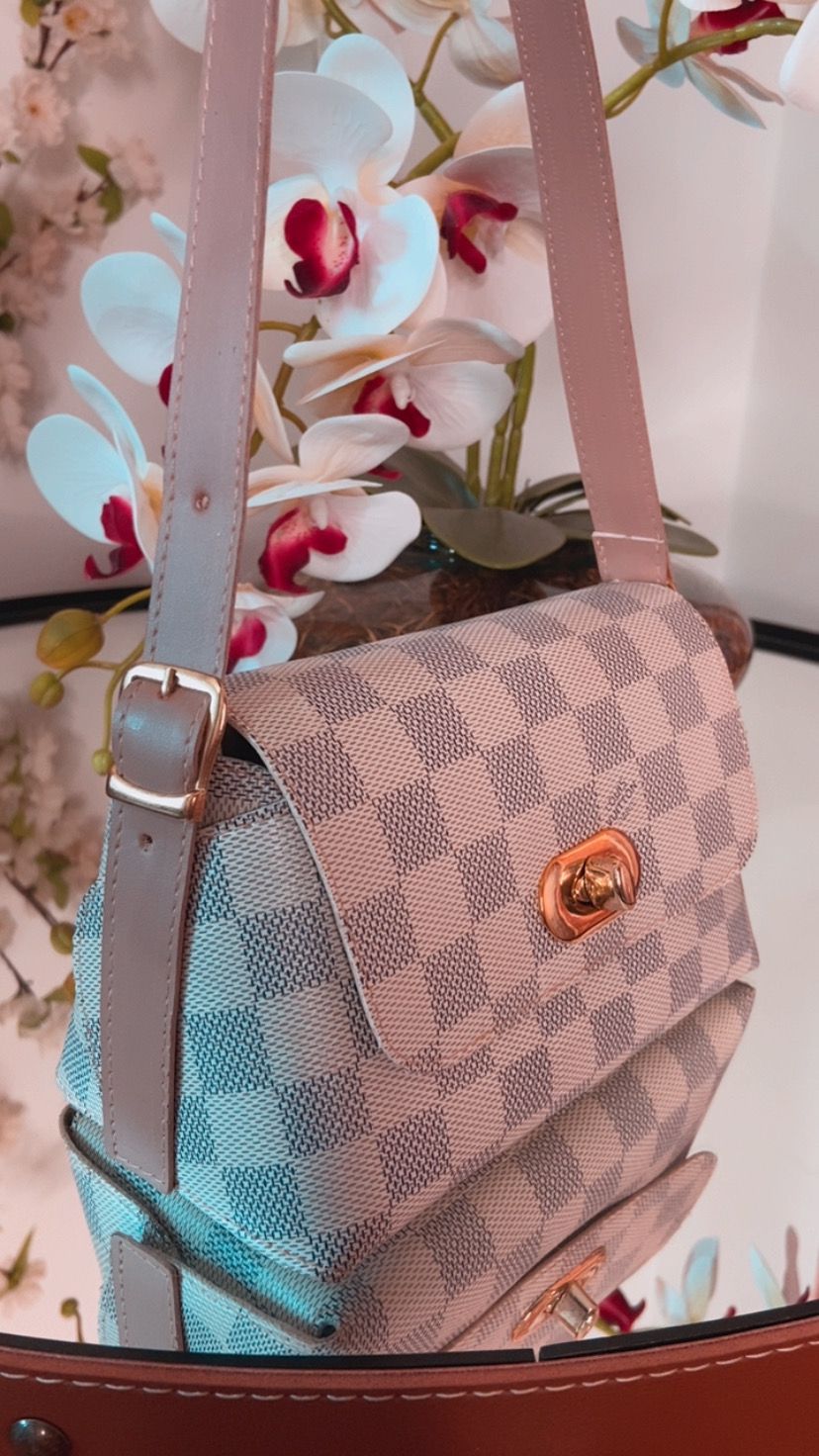 Bolsa pequena Louis Vuitton