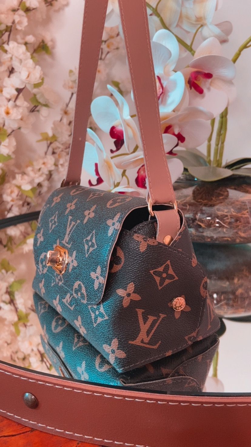 Bolsa pequena Louis Vuitton