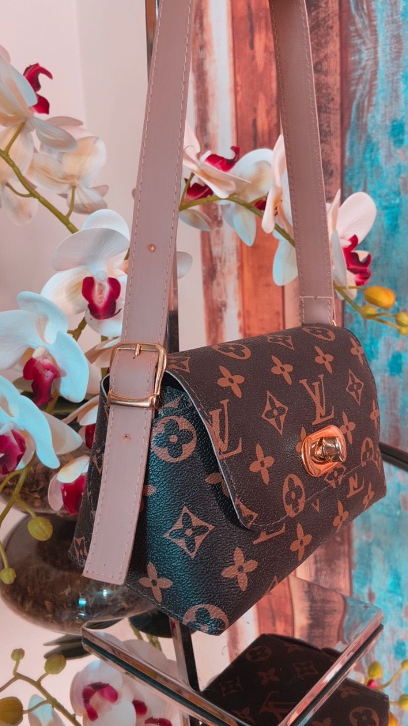 Bolsa pequena Louis Vuitton