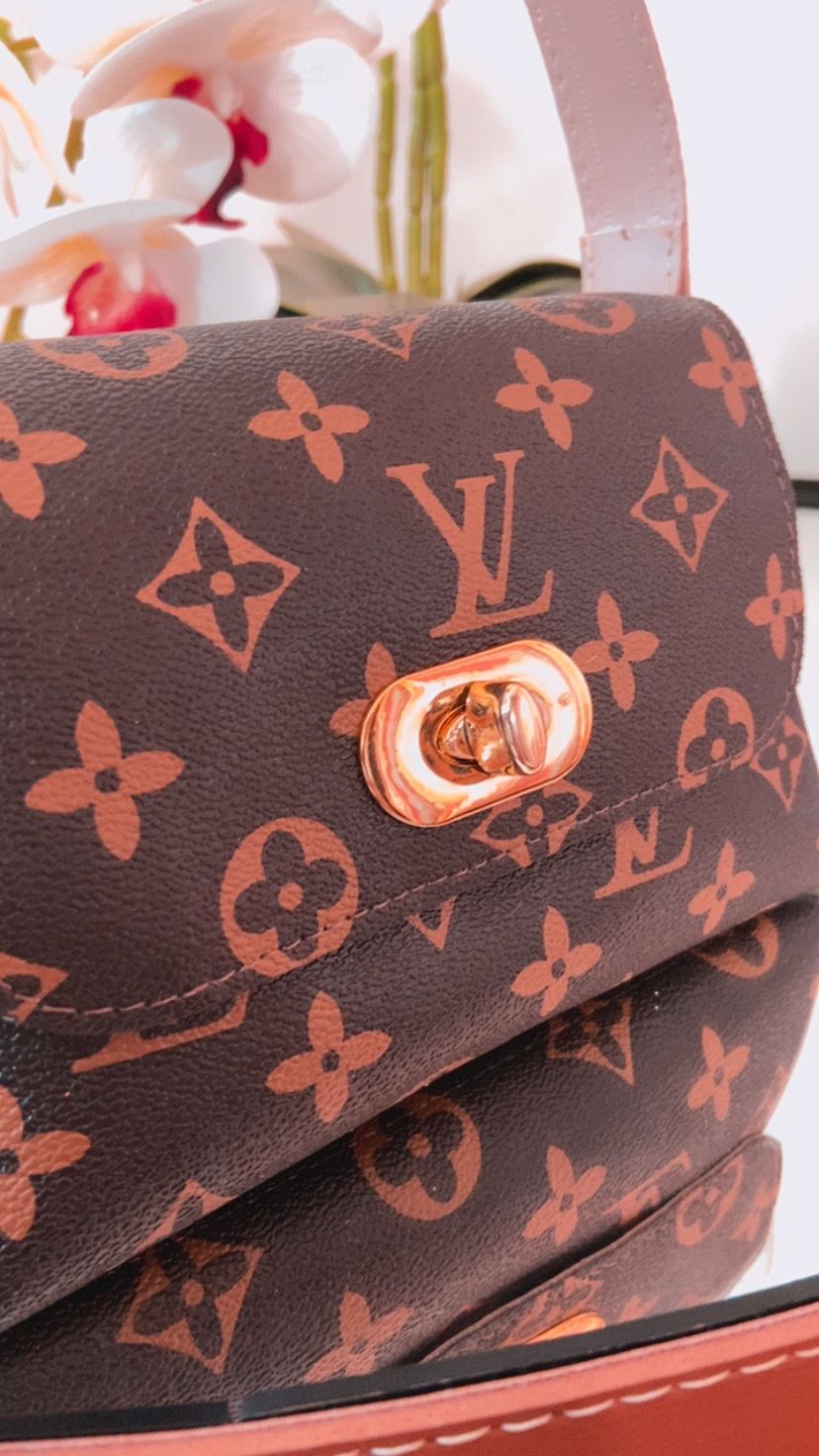 Bolsa pequena Louis Vuitton