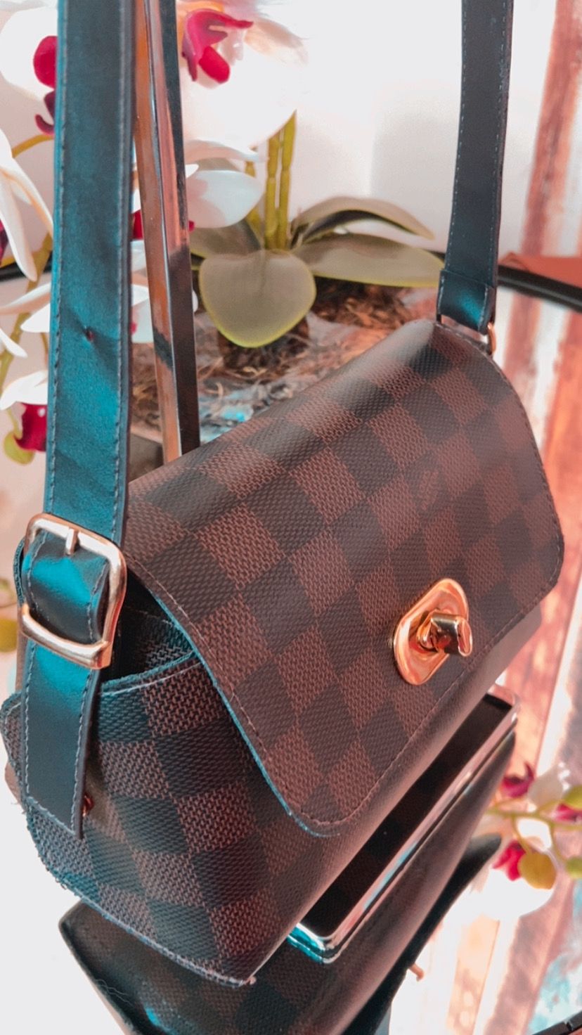 Bolsa pequena Louis Vuitton